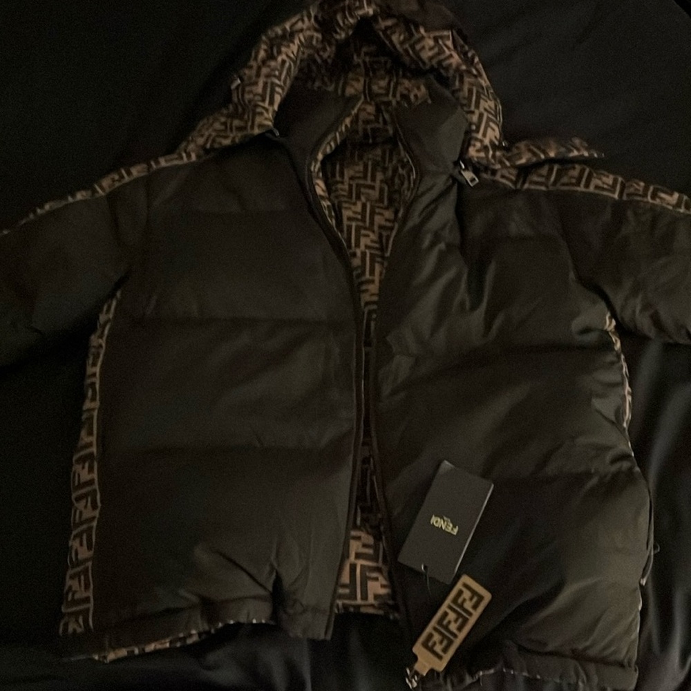 COPY - FENDI DOWN jacket Medium Brand new with tags still on it